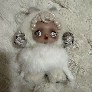 Pop Mart L'impressionnisme SKULLPANDA Series Mist Plush Doll